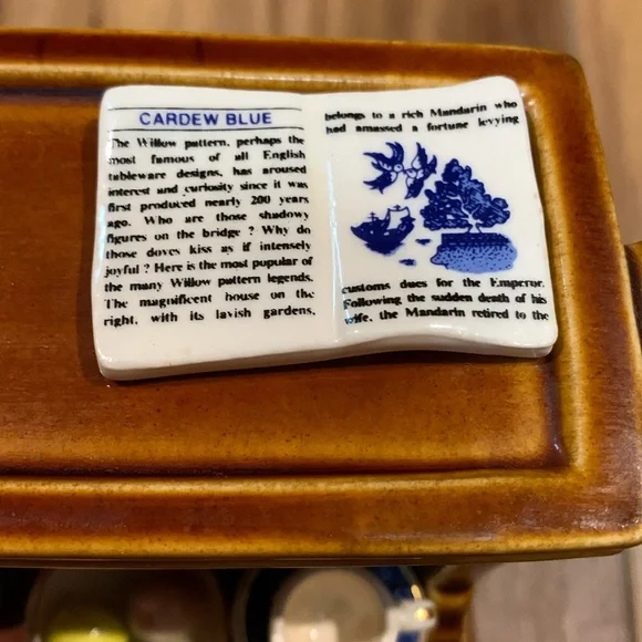 Paul Cardew Blue cupboard w dishes, fruit and cat teapot in great condition - Picture 6 of 8